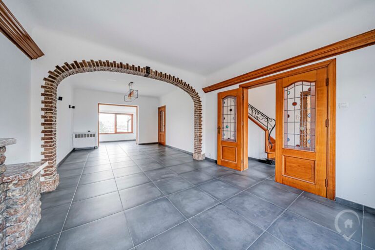 Condrogest - SOUS OPTION !!! Maison 4 chambres avec garage à vendre à Aisemont