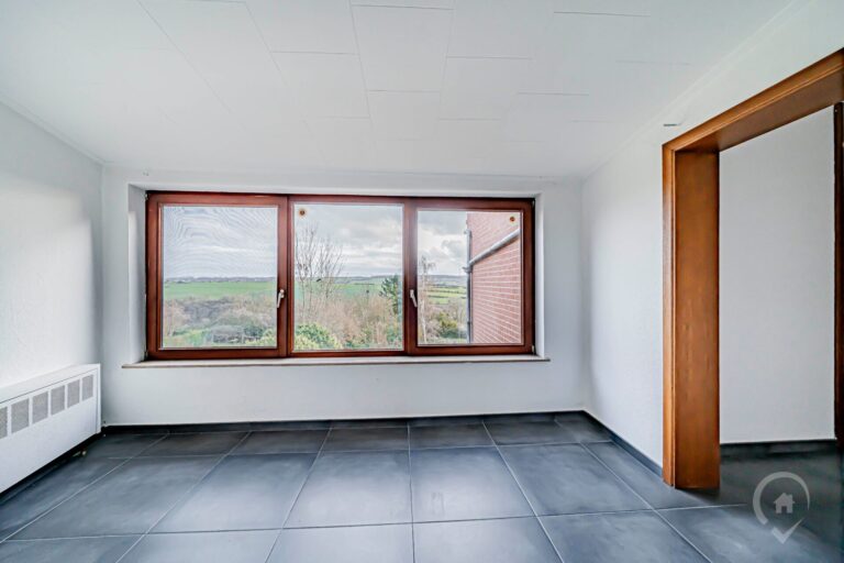 Condrogest - SOUS OPTION !!! Maison 4 chambres avec garage à vendre à Aisemont