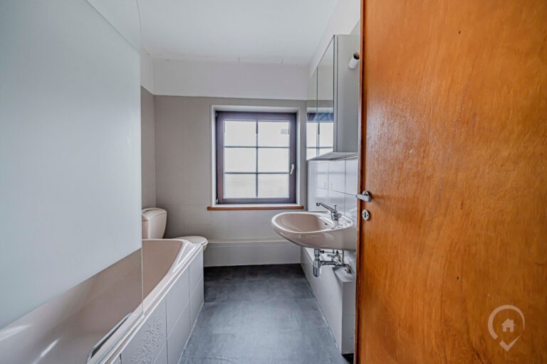 Condrogest - SOUS OPTION !!! Maison 4 chambres avec garage à vendre à Aisemont