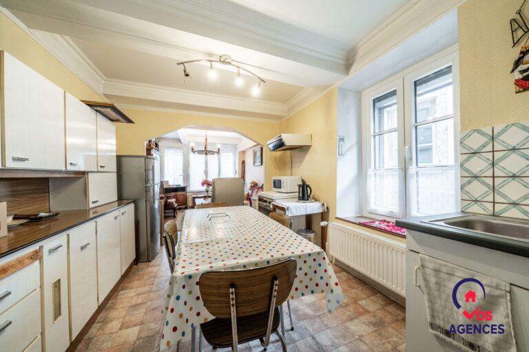 Condrogest - SOUS OPTION !!! Immeuble mixte à rénover