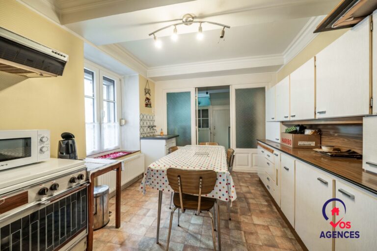 Condrogest - SOUS OPTION !!! Immeuble mixte à rénover