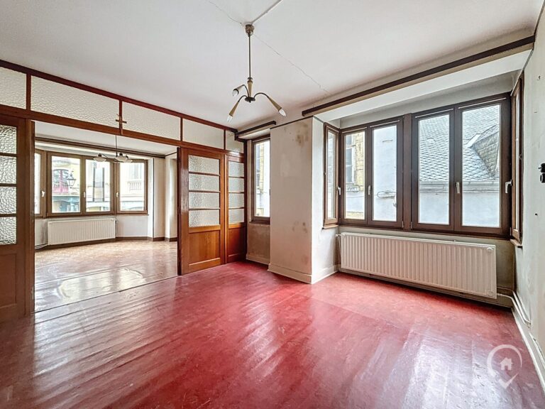 Condrogest - SOUS OPTION !!! Immeuble mixte à rénover