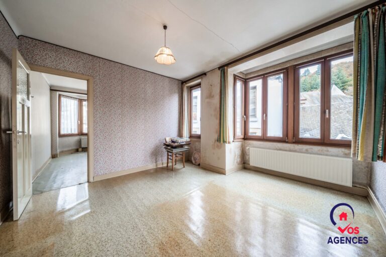 Condrogest - SOUS OPTION !!! Immeuble mixte à rénover