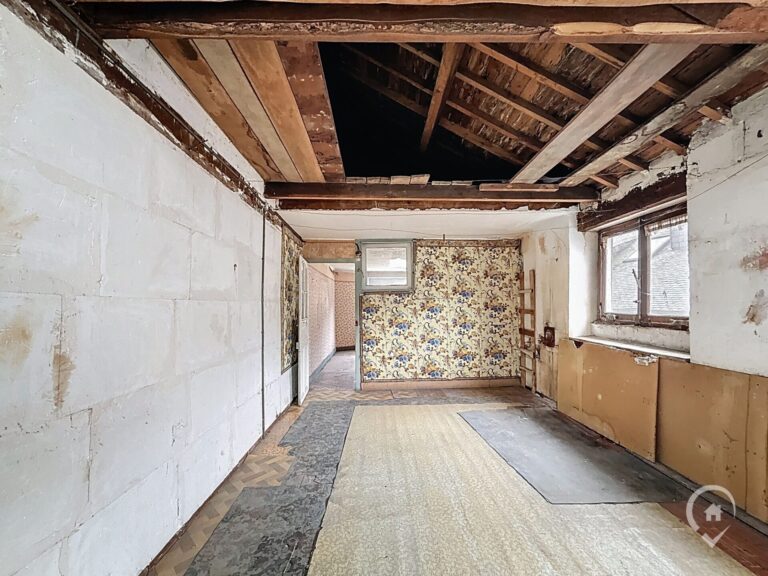 Condrogest - SOUS OPTION !!! Immeuble mixte à rénover