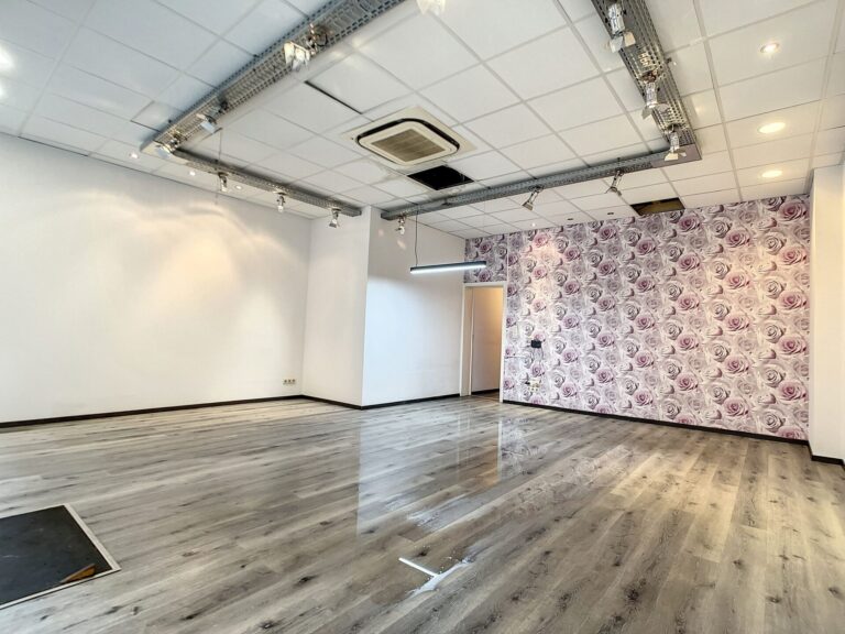 Condrogest - Commerce/bureau à louer au centre de Namur SOUS OPTION