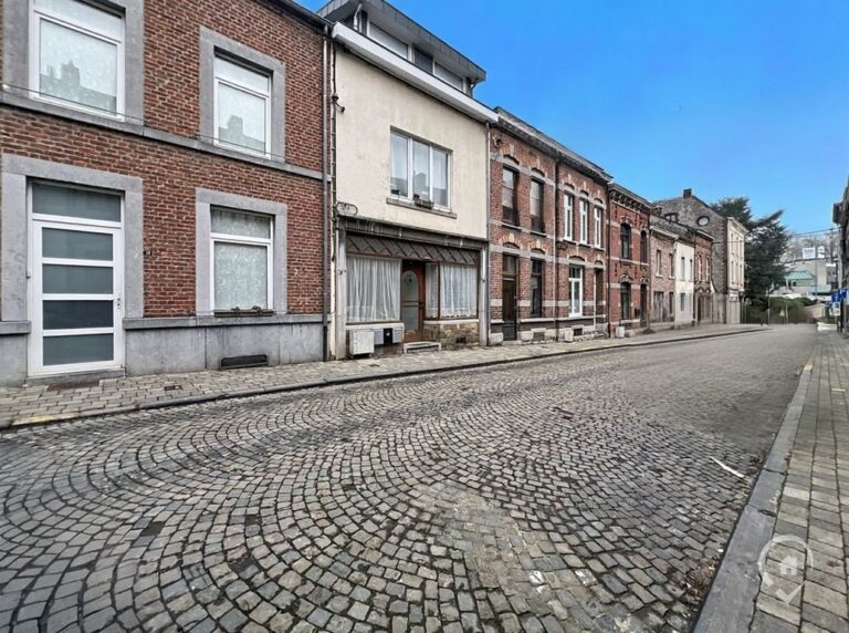 Condrogest - Immeuble de rapport à vendre au centre de Ciney