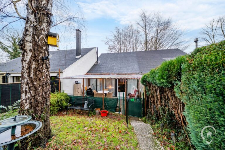 Condrogest - Bungalow à vendre à Hastière