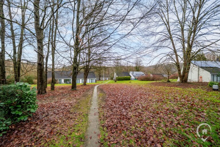 Condrogest - Bungalow à vendre à Hastière