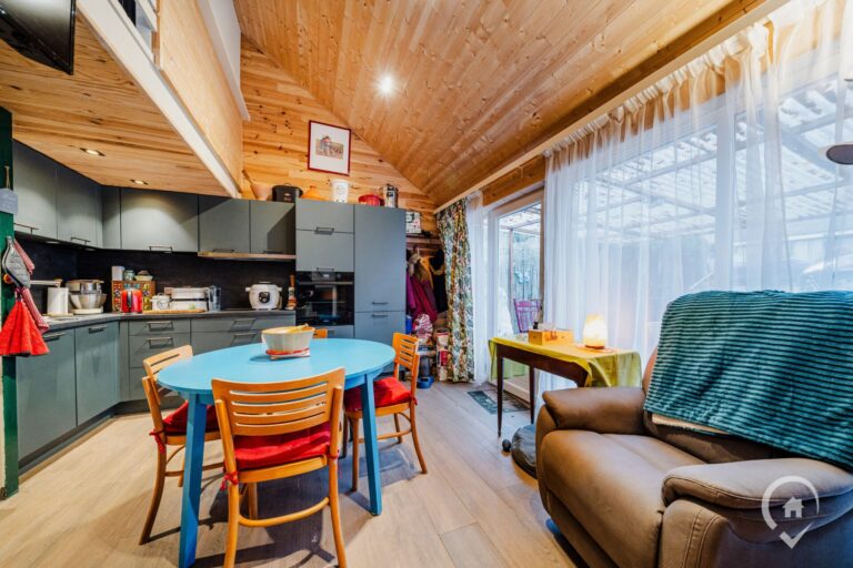 Condrogest - Bungalow à vendre à Hastière