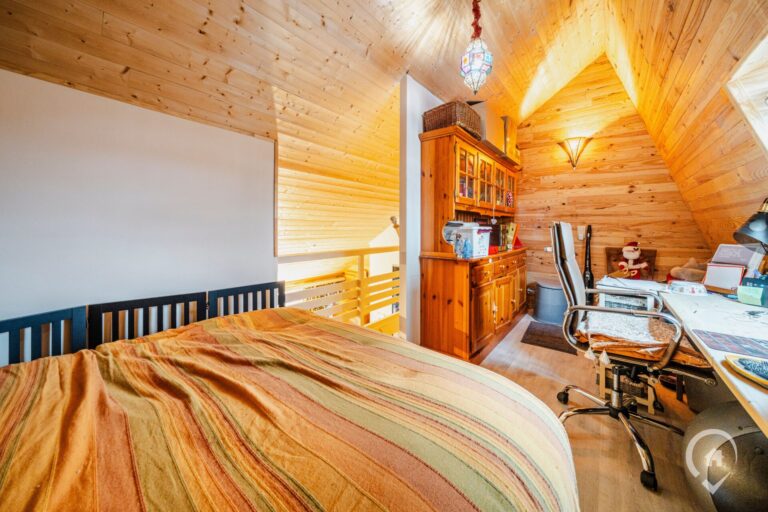 Condrogest - Bungalow à vendre à Hastière