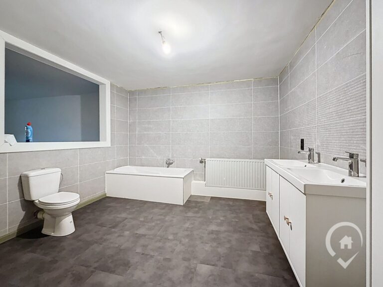 Condrogest - Maison à fort potentiel à vendre à Naomé