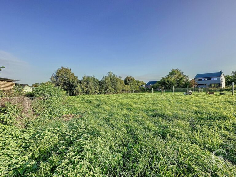 Condrogest - Terrain de 22ares 54ca avec superbe vue à vendre