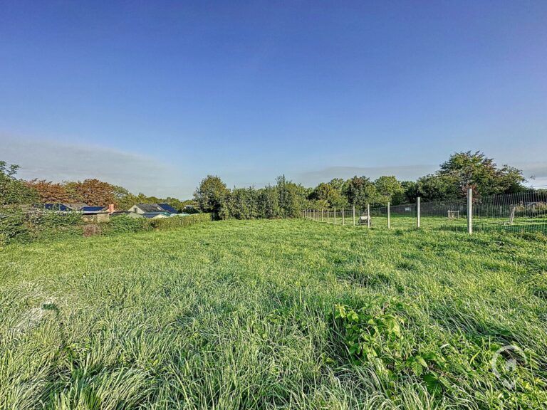 Condrogest - Terrain de 22ares 54ca avec superbe vue à vendre