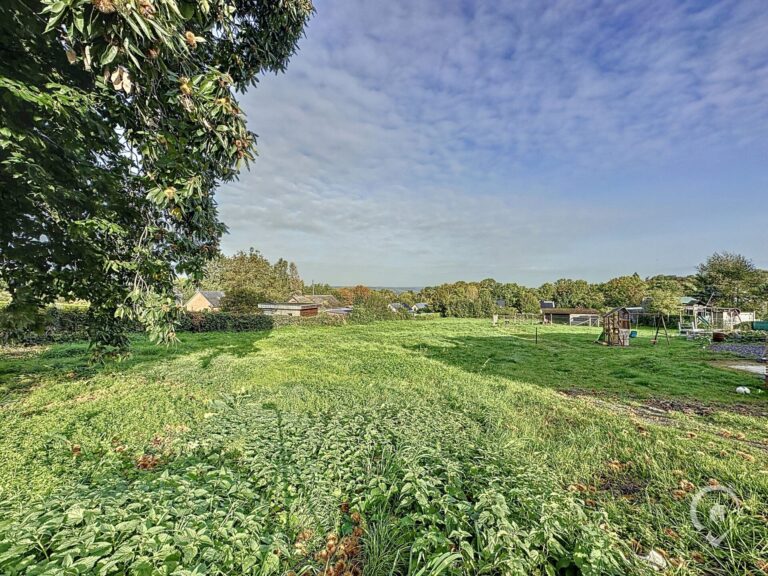 Condrogest - Terrain de 22ares 54ca avec superbe vue à vendre