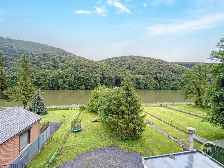 Condrogest - Villa de 240m² habitables en bord de Meuse à Hastière