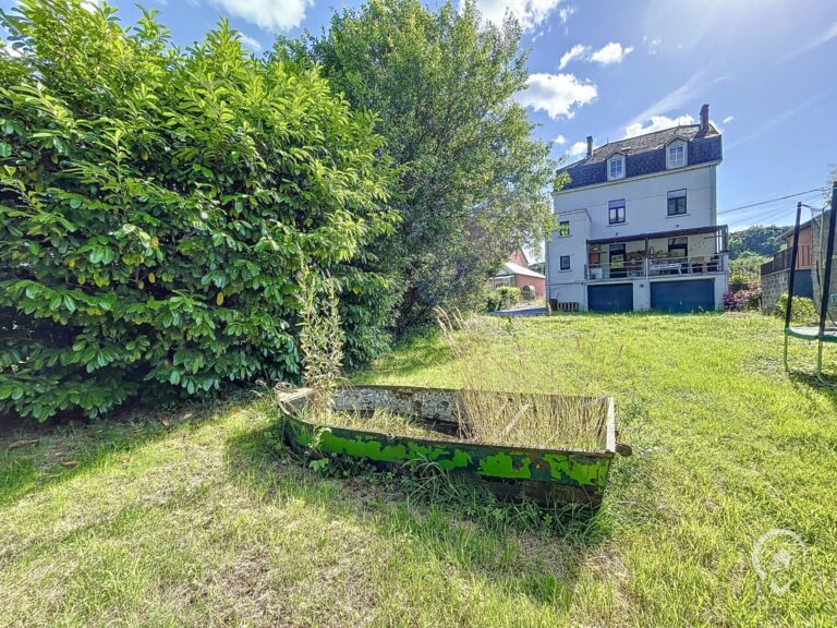 Condrogest - Villa de 240m² habitables en bord de Meuse à Hastière