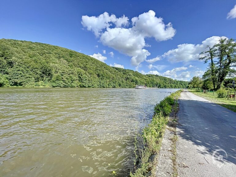 Condrogest - Villa de 240m² habitables en bord de Meuse à Hastière