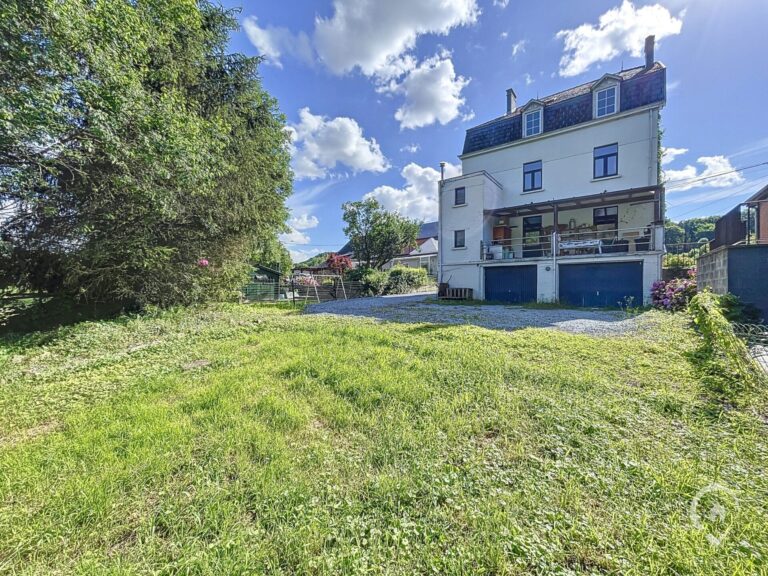 Condrogest - Villa de 240m² habitables en bord de Meuse à Hastière