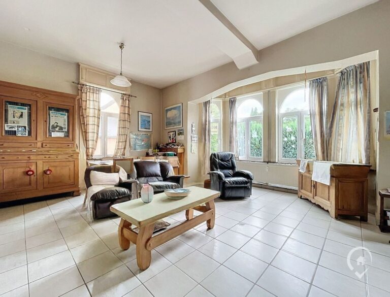 Condrogest - Villa de 240m² habitables en bord de Meuse à Hastière