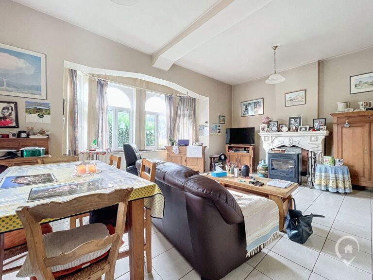 Condrogest - Villa de 240m² habitables en bord de Meuse à Hastière