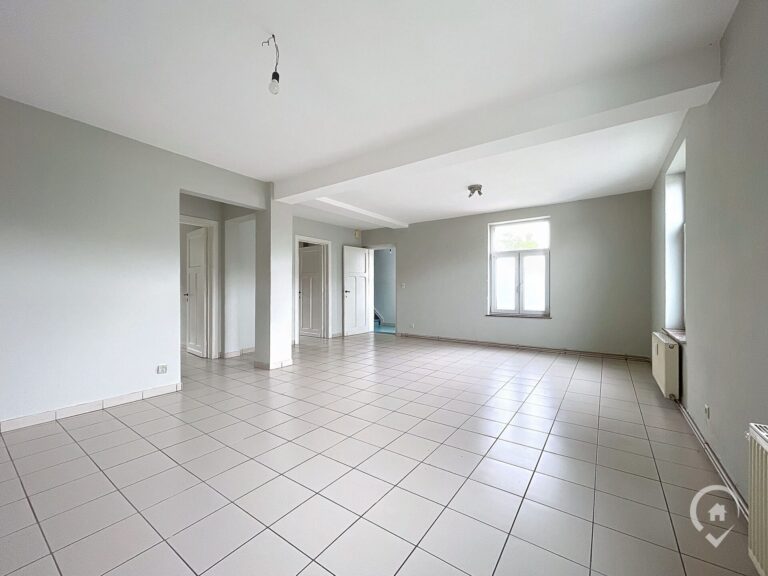 Condrogest - Villa de 240m² habitables en bord de Meuse à Hastière