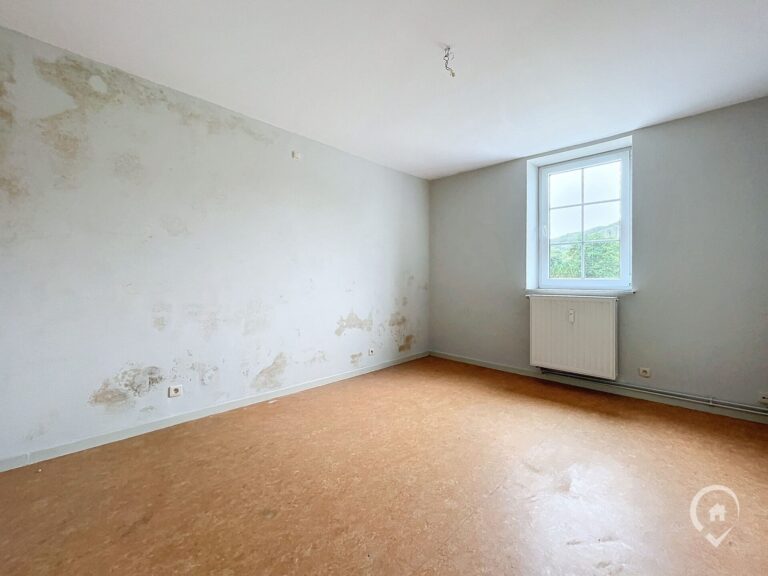 Condrogest - Villa de 240m² habitables en bord de Meuse à Hastière