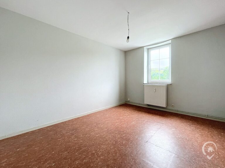 Condrogest - Villa de 240m² habitables en bord de Meuse à Hastière