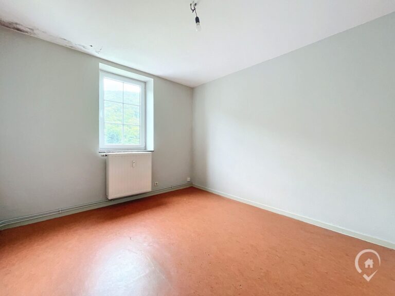 Condrogest - Villa de 240m² habitables en bord de Meuse à Hastière