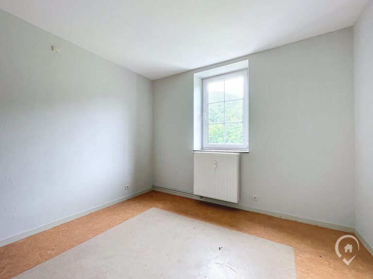 Condrogest - Villa de 240m² habitables en bord de Meuse à Hastière