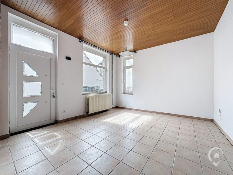 Condrogest - Immeuble de 2 unités à vendre à Waulsort - 6 chambres