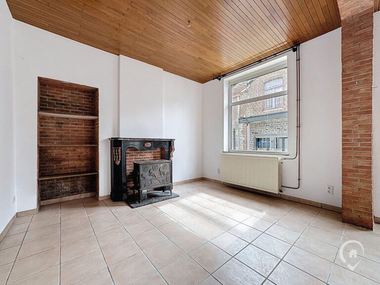 Condrogest - Immeuble de 2 unités à vendre à Waulsort - 6 chambres