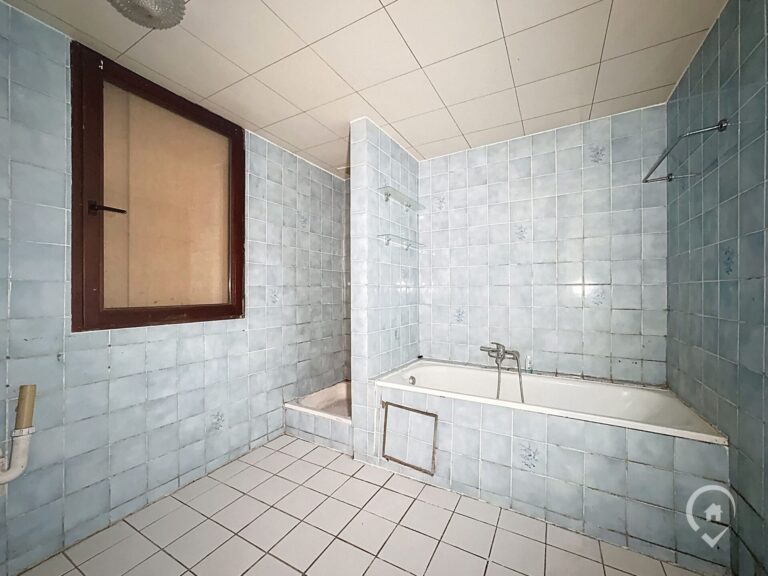 Condrogest - Immeuble de 2 unités à vendre à Waulsort - 6 chambres