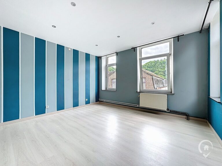 Condrogest - Immeuble de 2 unités à vendre à Waulsort - 6 chambres