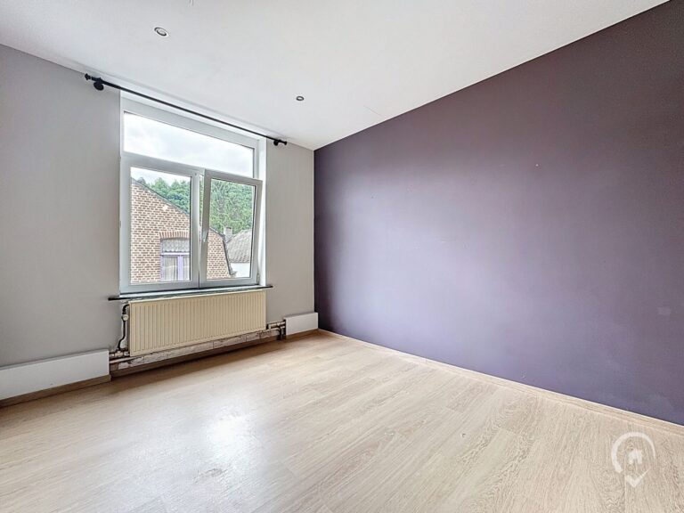 Condrogest - Immeuble de 2 unités à vendre à Waulsort - 6 chambres