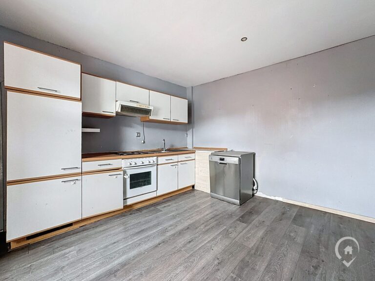 Condrogest - Immeuble de 2 unités à vendre à Waulsort - 6 chambres