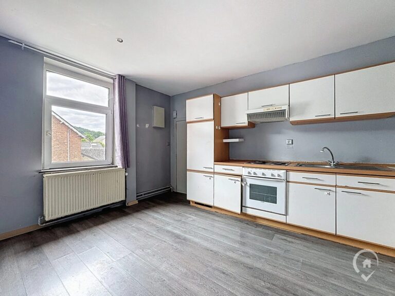 Condrogest - Immeuble de 2 unités à vendre à Waulsort - 6 chambres