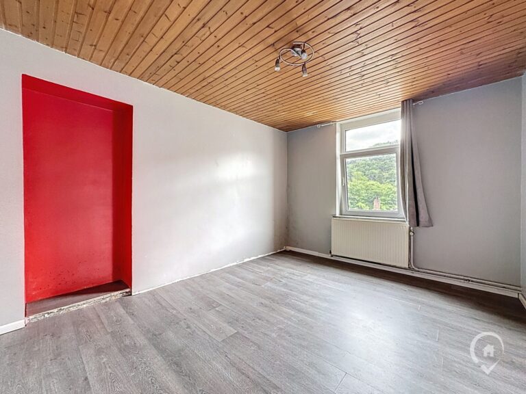 Condrogest - Immeuble de 2 unités à vendre à Waulsort - 6 chambres