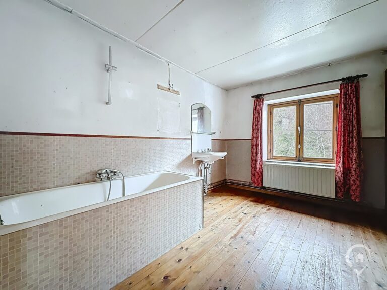 Condrogest - OPTION -Maison 4 façades avec jardin à vendre à Tenneville