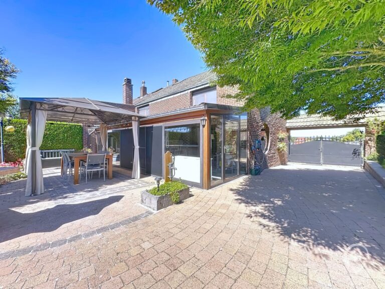 Condrogest - SOUS OPTION !!! Superbe maison avec magnifique jardin à vendre à Deulin