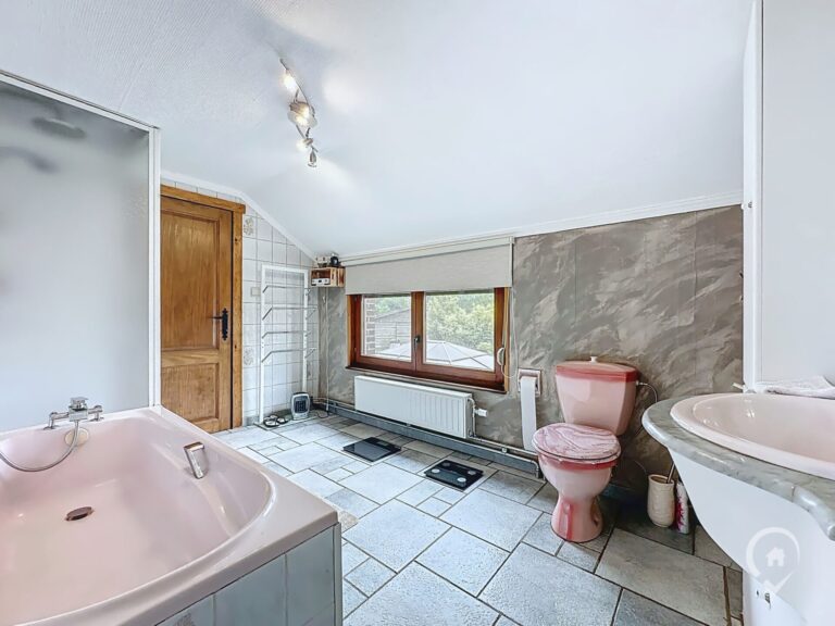 Condrogest - SOUS OPTION !!! Superbe maison avec magnifique jardin à vendre à Deulin