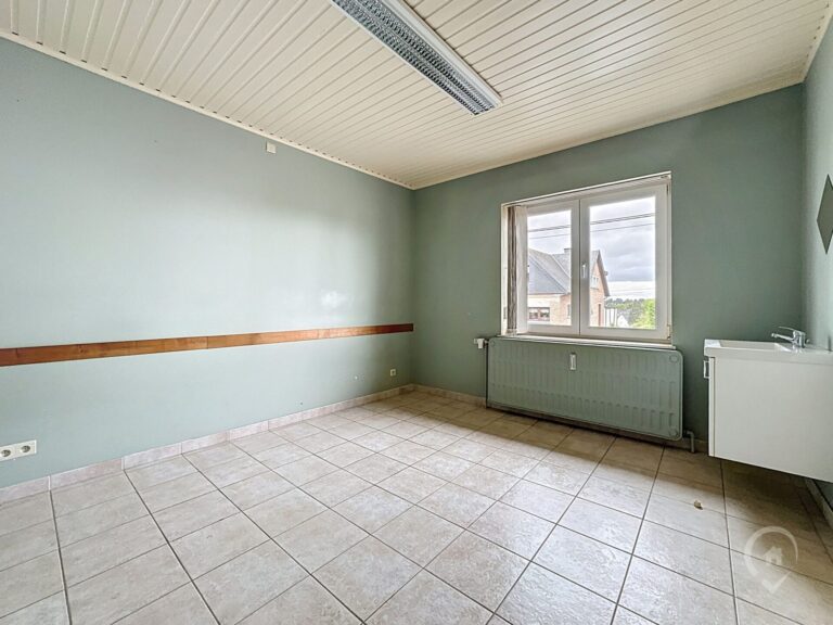 Condrogest - Villa de 200m² habitables 4 chambres à vendre à Dinant