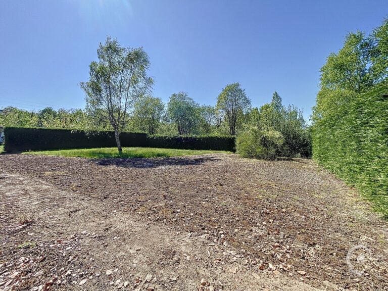 Condrogest - Beau terrain 20m de façade