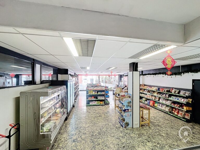 Condrogest - Commerce et garage à vendre à Huy