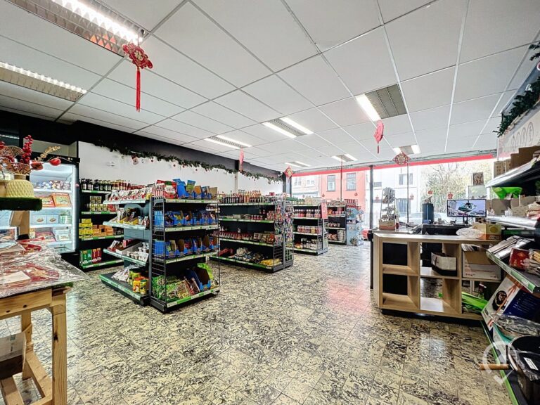 Condrogest - Commerce et garage à vendre à Huy