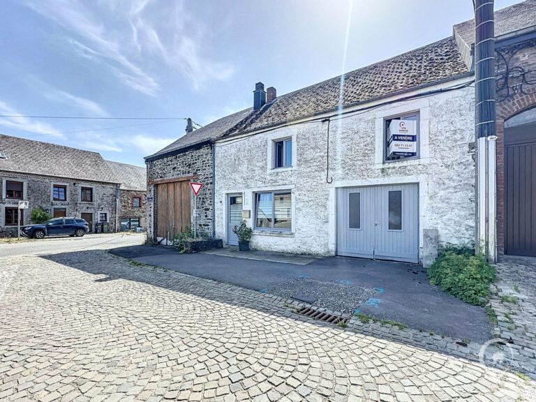 Condrogest - Authentique maison en pierres et colombages dans le village classé de Felenne