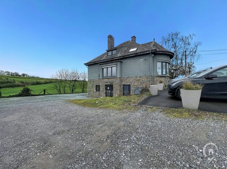 Condrogest - Bureaux à louer à Dinant - Endroit stratégique