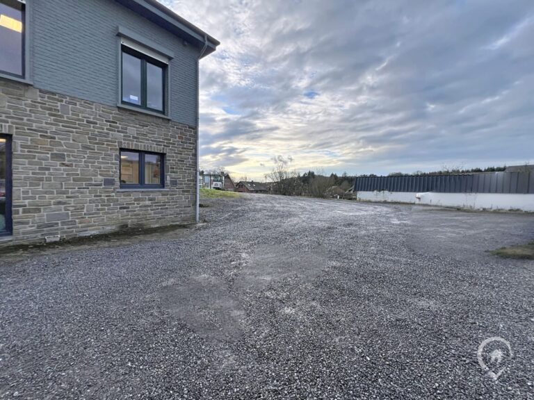 Condrogest - Bureaux à louer à Dinant - Endroit stratégique