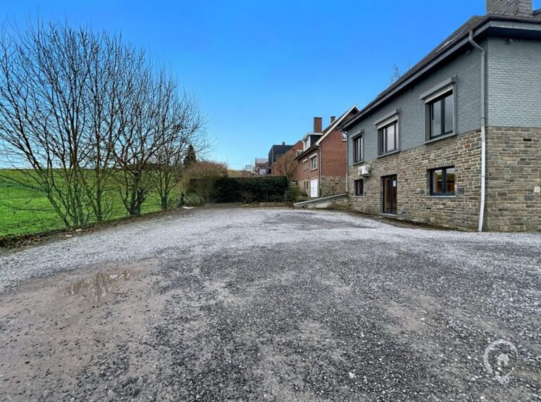 Condrogest - Bureaux à louer à Dinant - Endroit stratégique