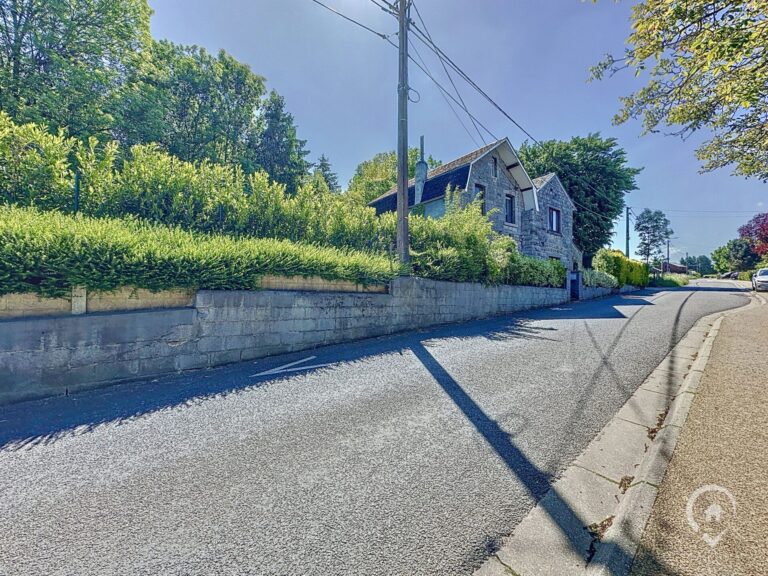 Condrogest - Magnifique maison en pierre 4 chambres à vendre - gîte