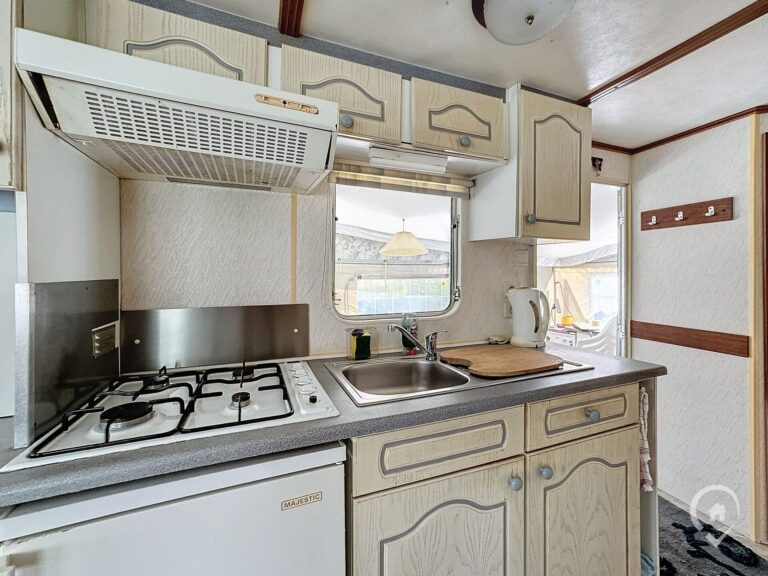 Condrogest - Caravane résidentielle 2 chambres à vendre à Hastière